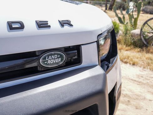 Used 2023 Land Rover Defender 90 X-Dynamic SE image 97