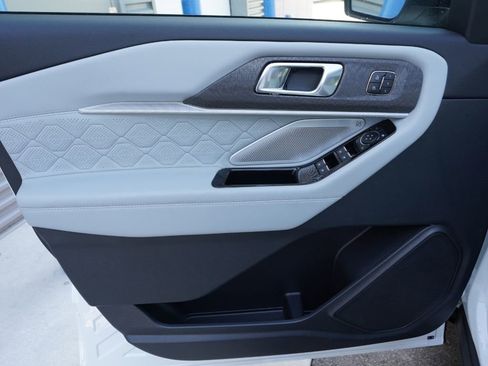 New 2026 Ford Explorer Platinum image 14