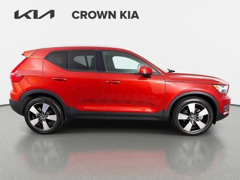 Used 2021 Volvo XC40 T5 Momentum w/ Premium Package AWD/4WD image 5