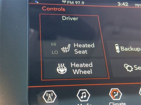 Used 2021 Jeep Cherokee Latitude Plus image 24