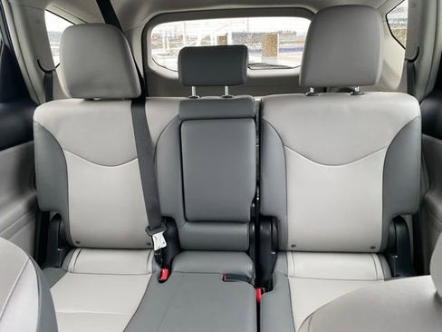 Used 2015 Toyota Prius V Five image 19