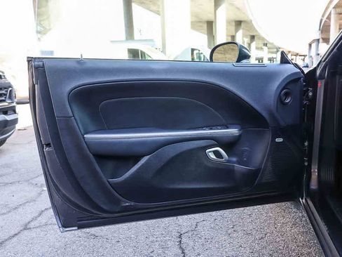Used 2015 Dodge Challenger SXT Plus image 23
