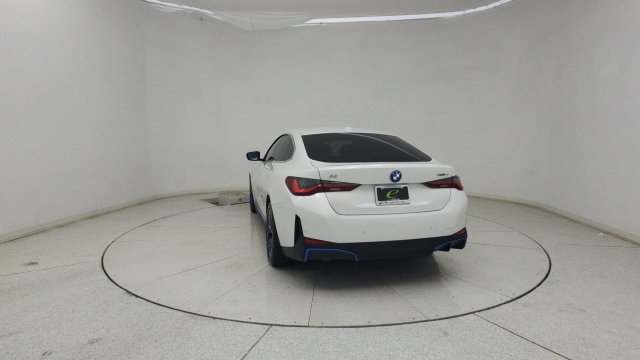 Used 2024 BMW i4 eDrive40 RWD image 9