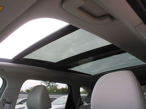 Certified 2025 Kia Sorento S w/ Panoramic Sunroof Package image 61