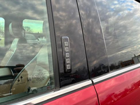 Used 2024 Ford F350 Lariat image 10