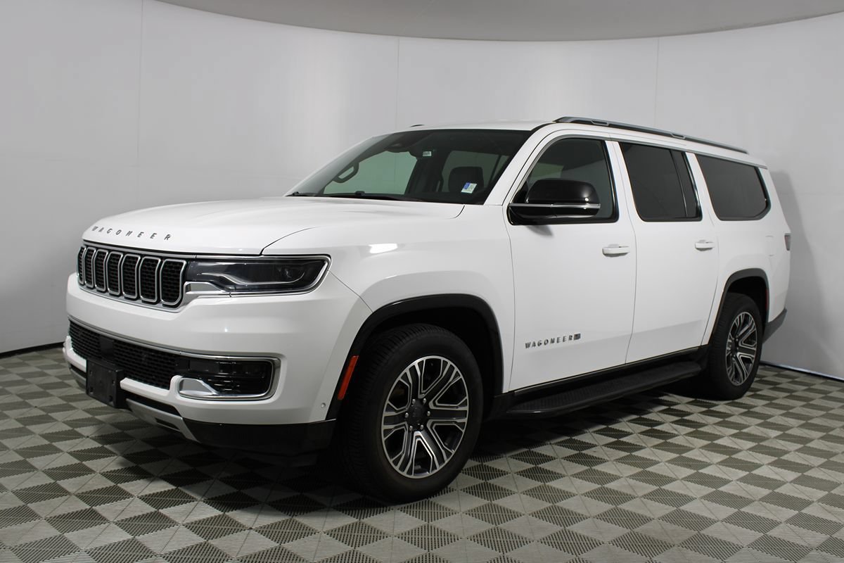 Used 2024 Jeep Wagoneer L Series II RWD image 3