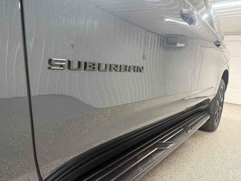 Used 2021 Chevrolet Suburban RST AWD/4WD image 9