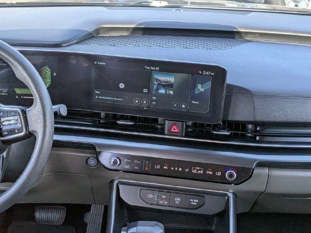 Used 2025 Kia Carnival LX FWD image 20