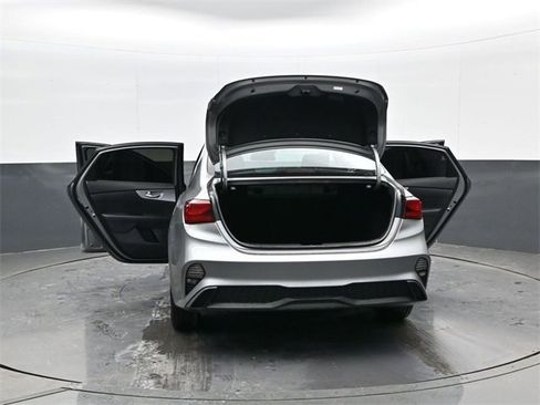 Used 2023 Kia Forte LXS image 32