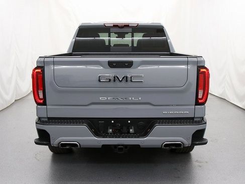 Used 2025 GMC Sierra 1500 Denali Ultimate image 9