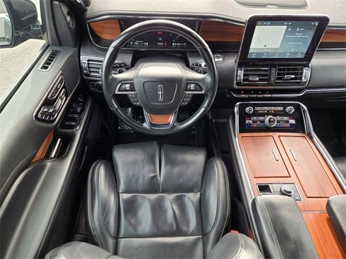 Used 2019 Lincoln Navigator Select w/ Technology Package image 15