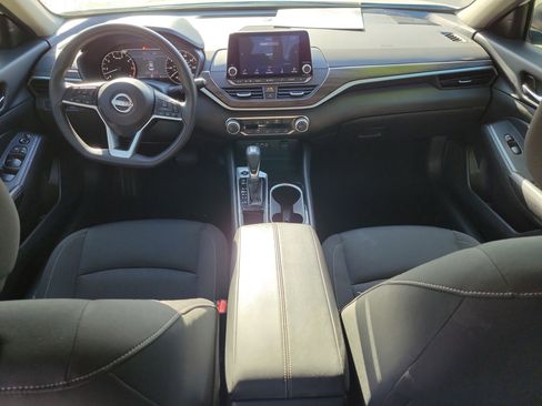 Used 2024 Nissan Altima 2.5 SV image 13