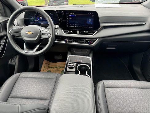 Used 2026 Chevrolet Equinox LT w/ Convenience Package II AWD/4WD image 11