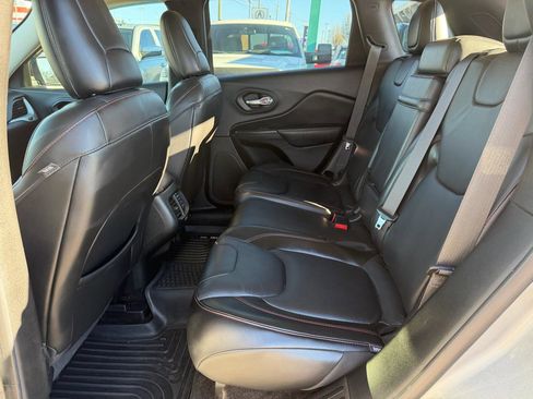 Used 2015 Jeep Cherokee Trailhawk w/ Comfort/Convenience Group image 21