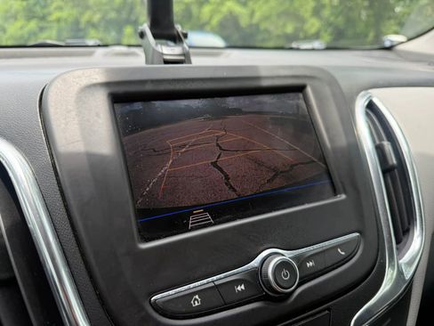 Used 2021 Chevrolet Equinox LS w/ LS Convenience Package AWD/4WD image 17