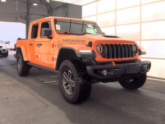Used 2025 Jeep Gladiator Mojave AWD/4WD image 1