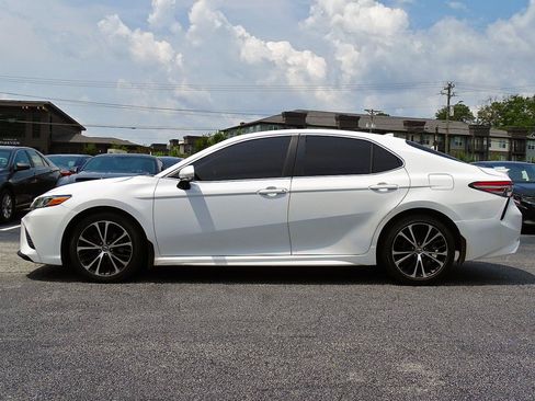 Used 2019 Toyota Camry SE w/ Audio Package FWD image 7