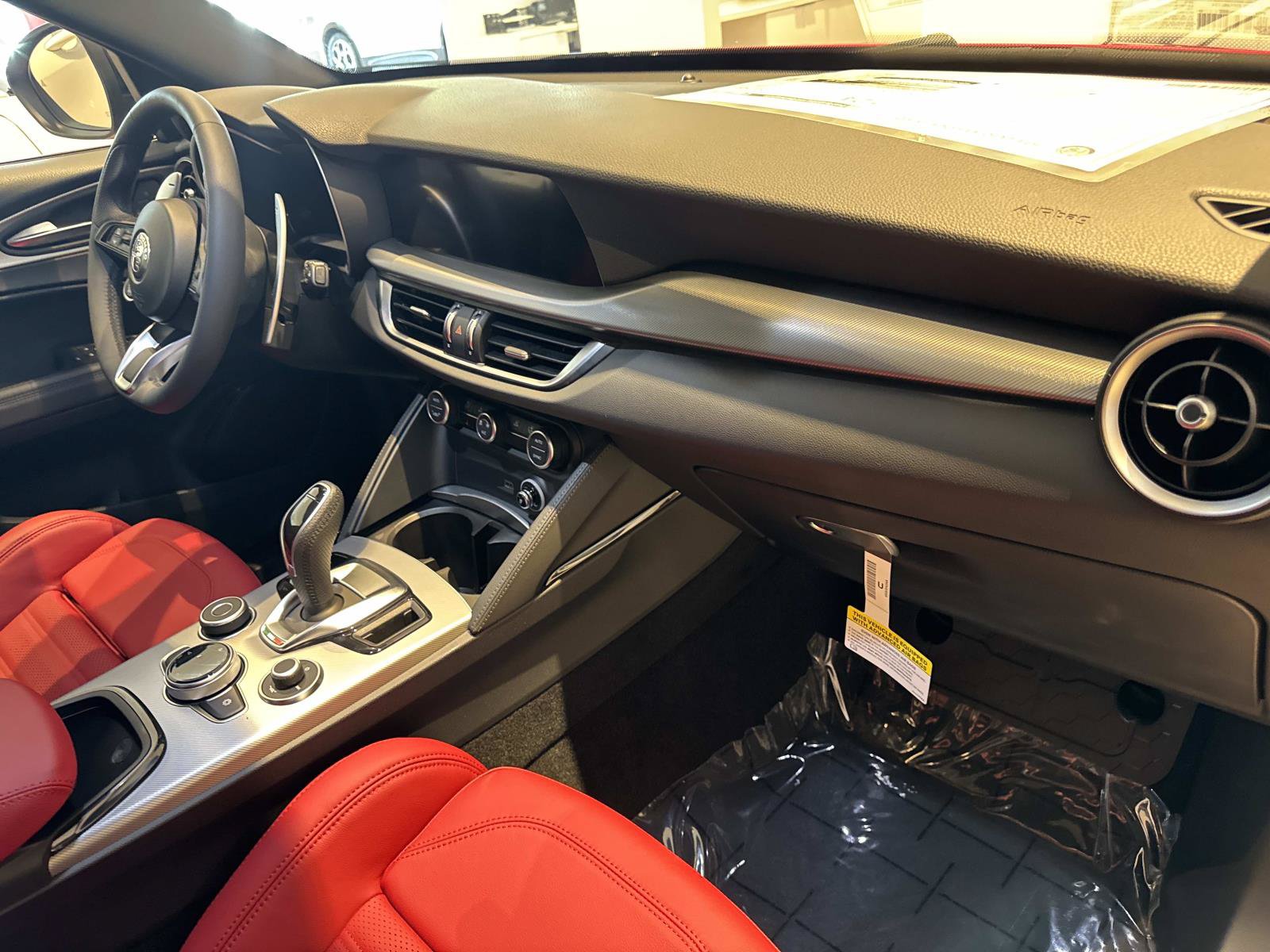 Used 2026 Alfa Romeo Stelvio Sprint w/ Convenience Package AWD/4WD image 28