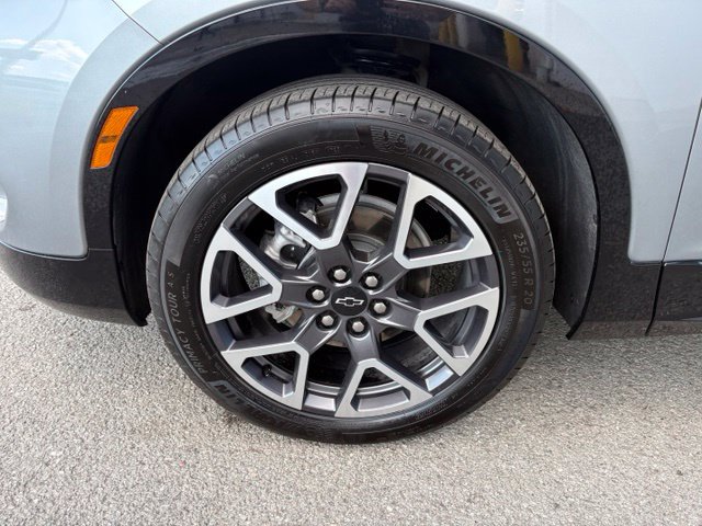Used 2025 Chevrolet Blazer RS FWD image 13