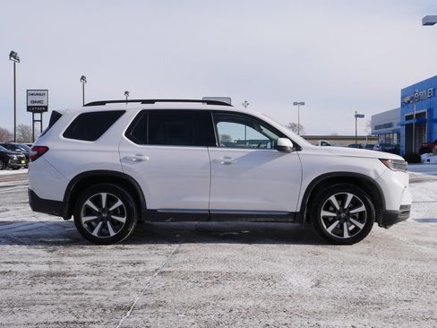 Used 2023 Honda Pilot Elite image 8