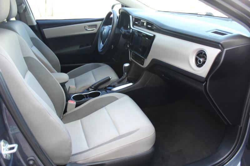 Used 2017 Toyota Corolla LE w/ Carpet Mat Package (TMS) FWD image 22