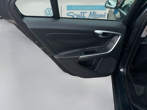 Used 2014 Volvo S60 T5 image 24