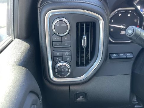 Used 2023 GMC Sierra 3500 Denali w/ Denali Ultimate Package AWD/4WD image 18