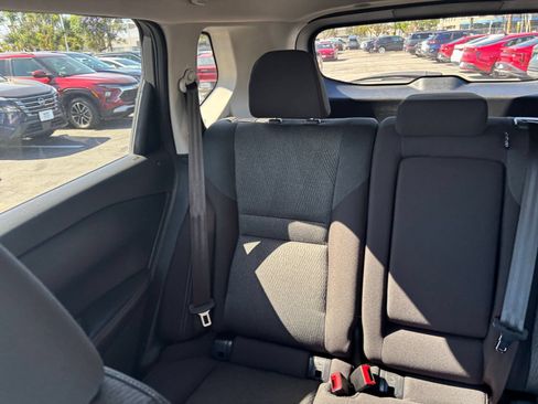 Used 2025 Nissan Rogue SV FWD image 41