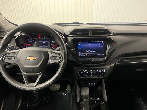 Certified 2021 Chevrolet TrailBlazer LT w/ Convenience Package AWD/4WD image 17