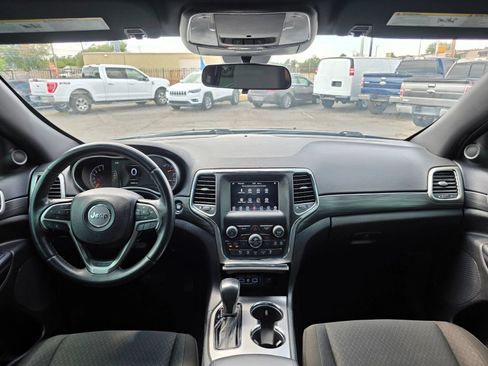 Used 2020 Jeep Grand Cherokee Laredo AWD/4WD image 14