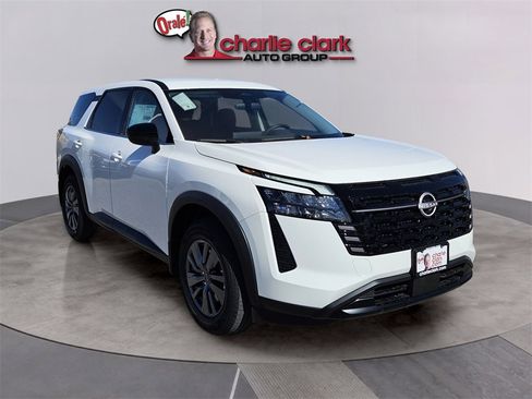 New 2026 Nissan Pathfinder SV image 8