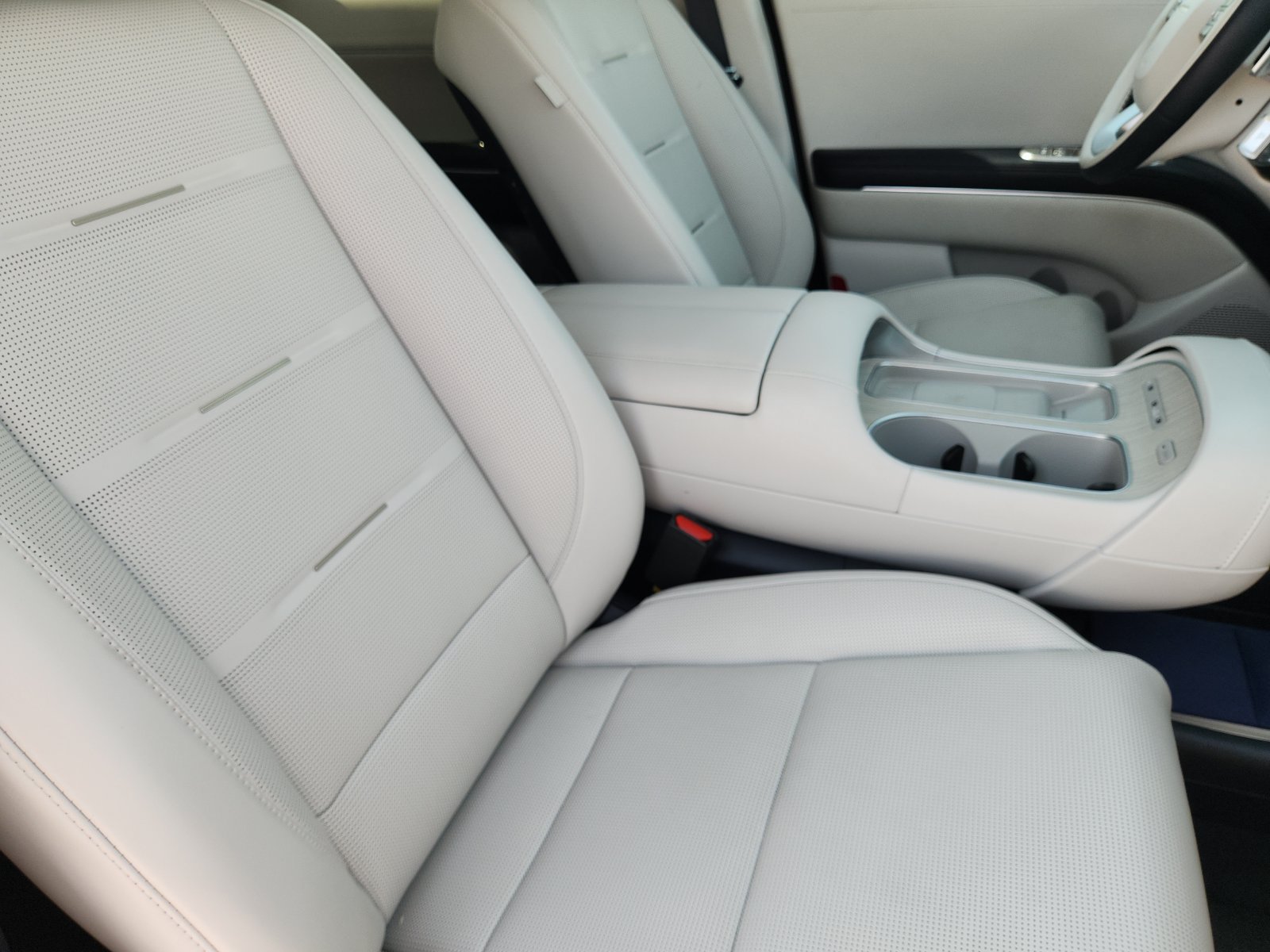 Used 2026 Hyundai Palisade Calligraphy FWD image 14