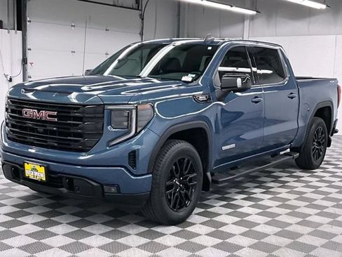 Used 2024 GMC Sierra 1500 Elevation w/ Elevation Premium Package AWD/4WD image 12