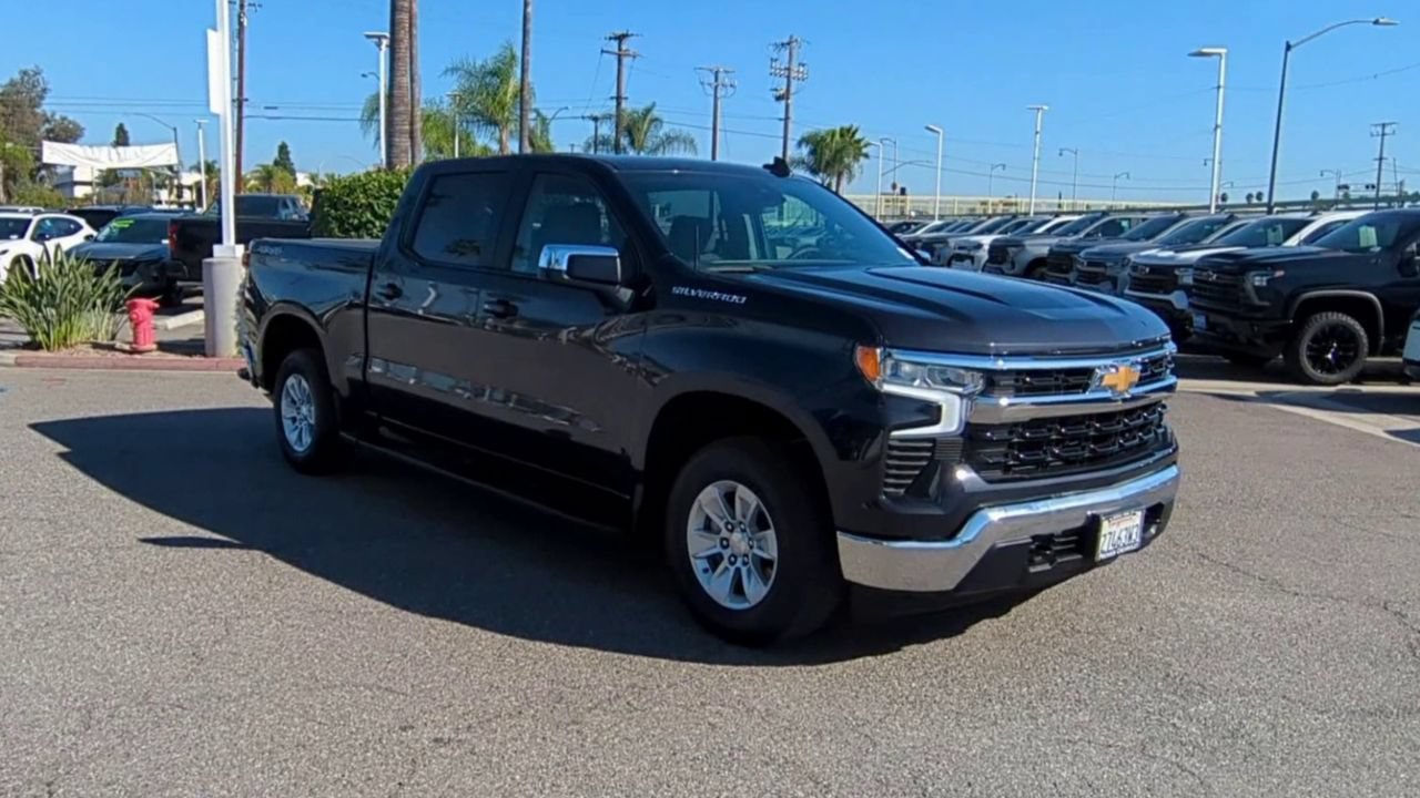 Used 2024 Chevrolet Silverado 1500 LT w/ Protection Package AWD/4WD image 2