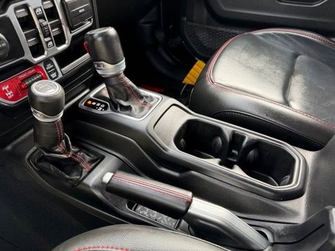 Used 2022 Jeep Gladiator Rubicon w/ Cold Weather Group AWD/4WD image 22