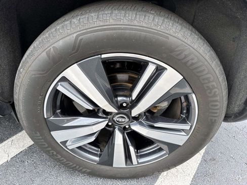 Used 2023 Nissan Rogue Platinum w/ Platinum Premium Package image 30