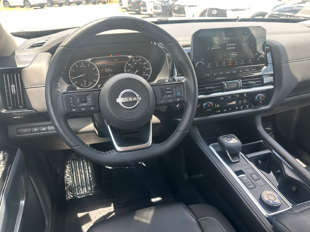 Used 2024 Nissan Pathfinder SL AWD/4WD image 19
