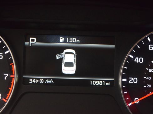 Used 2022 Kia Forte LXS w/ LXS Technology Package image 11