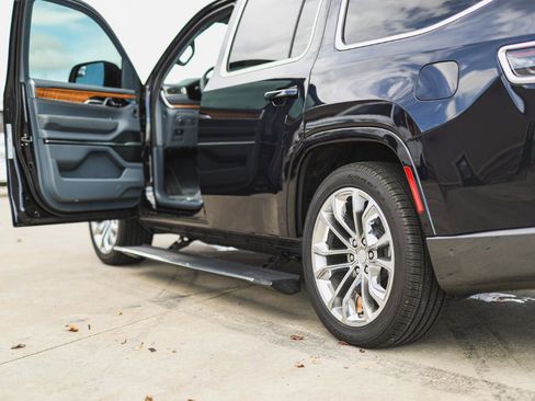 Used 2022 Jeep Grand Wagoneer Series II w/ Flexible Seating Group image 80