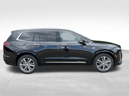 Used 2024 Cadillac XT6 Premium Luxury w/ LPO, Floor Liner Package AWD/4WD image 4