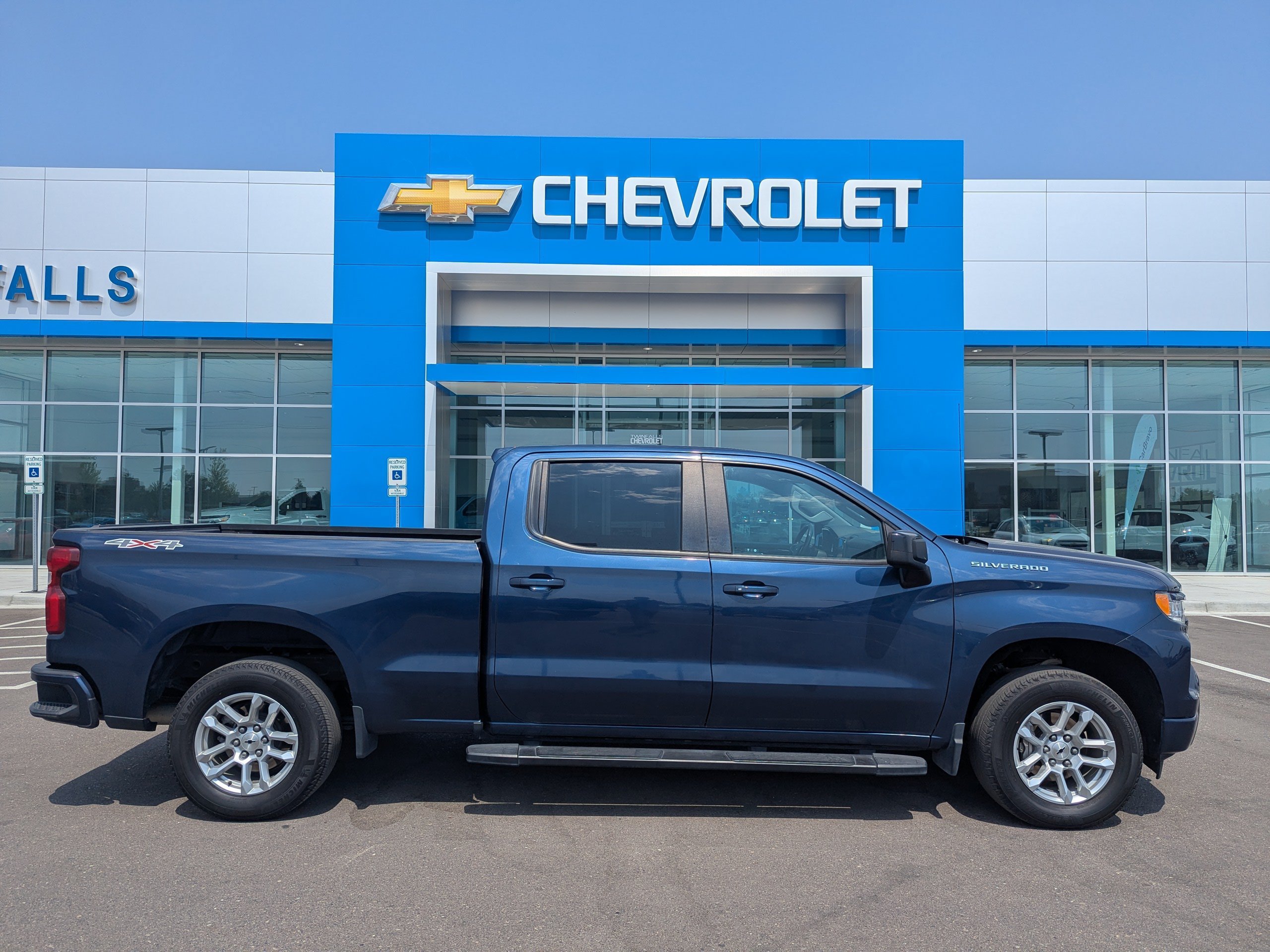 Certified 2022 Chevrolet Silverado 1500 RST w/ Convenience Package II AWD/4WD image 37