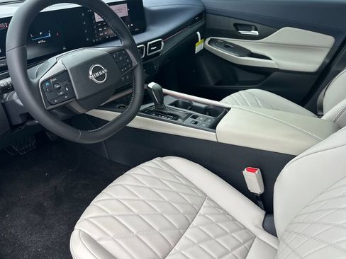 New 2026 Nissan Sentra SL w/ Floor Mat Package FWD image 10
