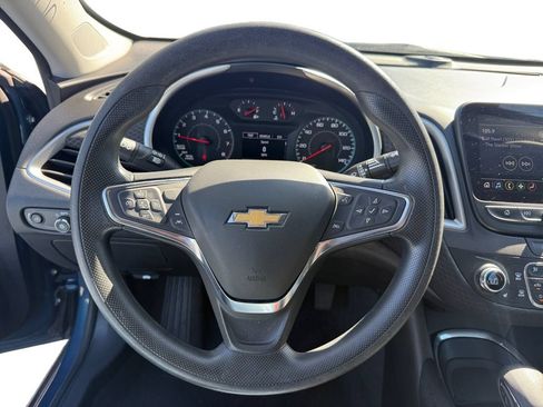 Used 2025 Chevrolet Malibu LT FWD image 12