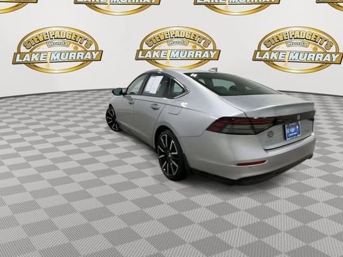 Used 2025 Honda Accord Touring image 9