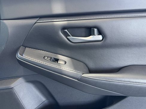 Used 2024 Nissan Sentra SV FWD image 22