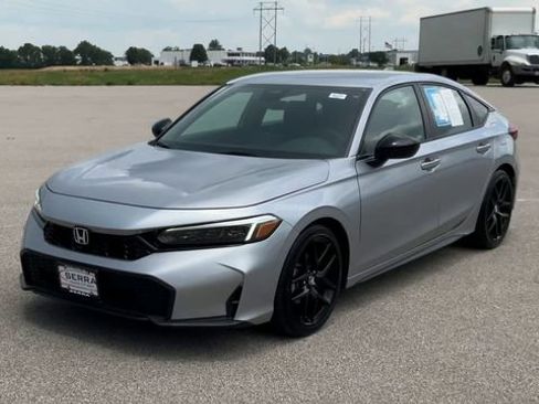 Used 2025 Honda Civic Sport image 4