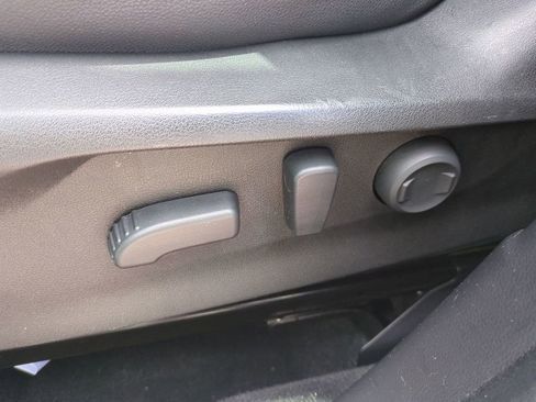 Used 2020 Subaru Forester Premium image 23