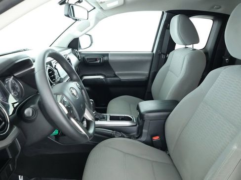 Used 2017 Toyota Tacoma SR5 image 16