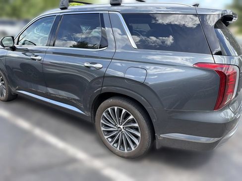 Used 2023 Hyundai Palisade Calligraphy AWD/4WD image 3