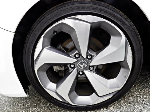 Used 2018 Honda Accord Touring image 20